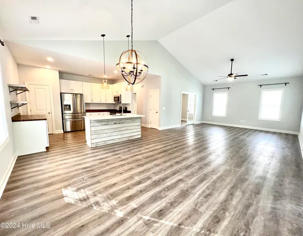 $2,250 | 5582 Sycamore Street, Wilmington, NC 28403