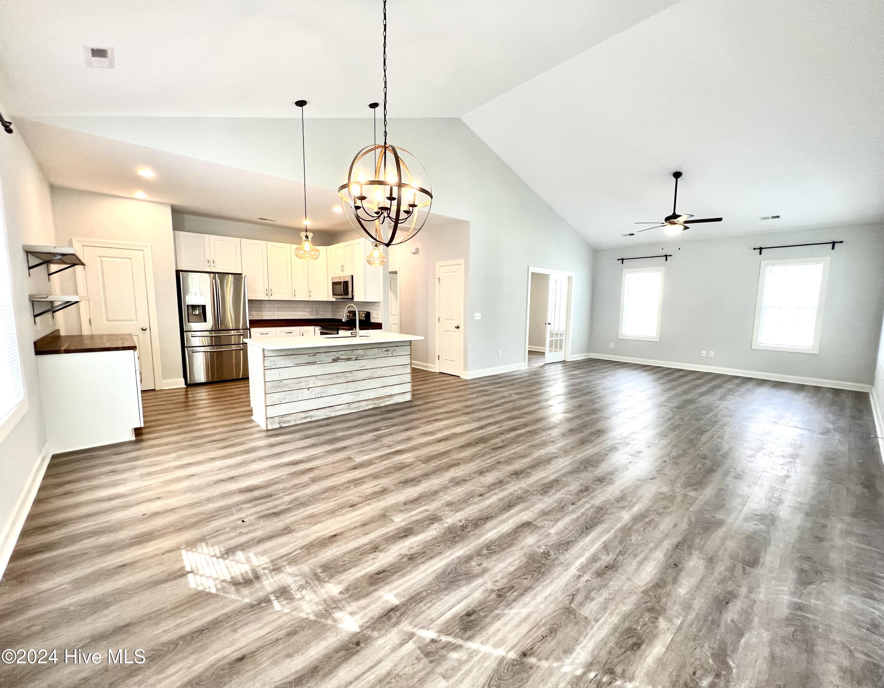 5582 Sycamore Street Wilmington, NC 28403 - Photo 3 of 18 2 living room