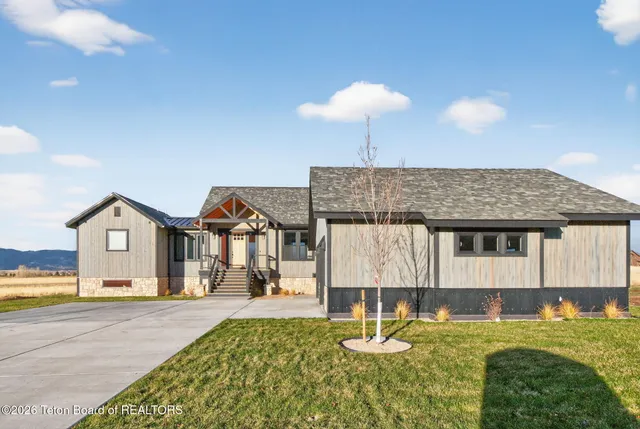 $2,450,000 | 623 Royal Elk Circle, Victor, ID 83455