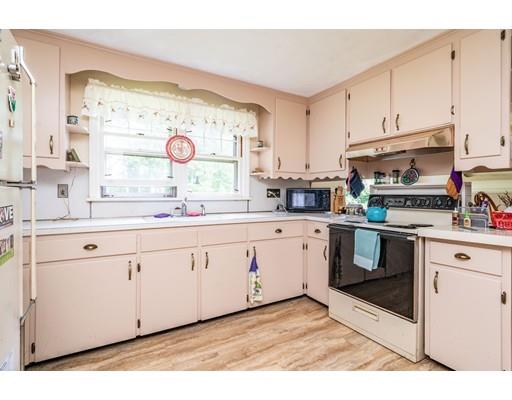 227 Manchonis Road Wilbraham, MA 01095 - Photo 7 of 24 Gallery Image 7