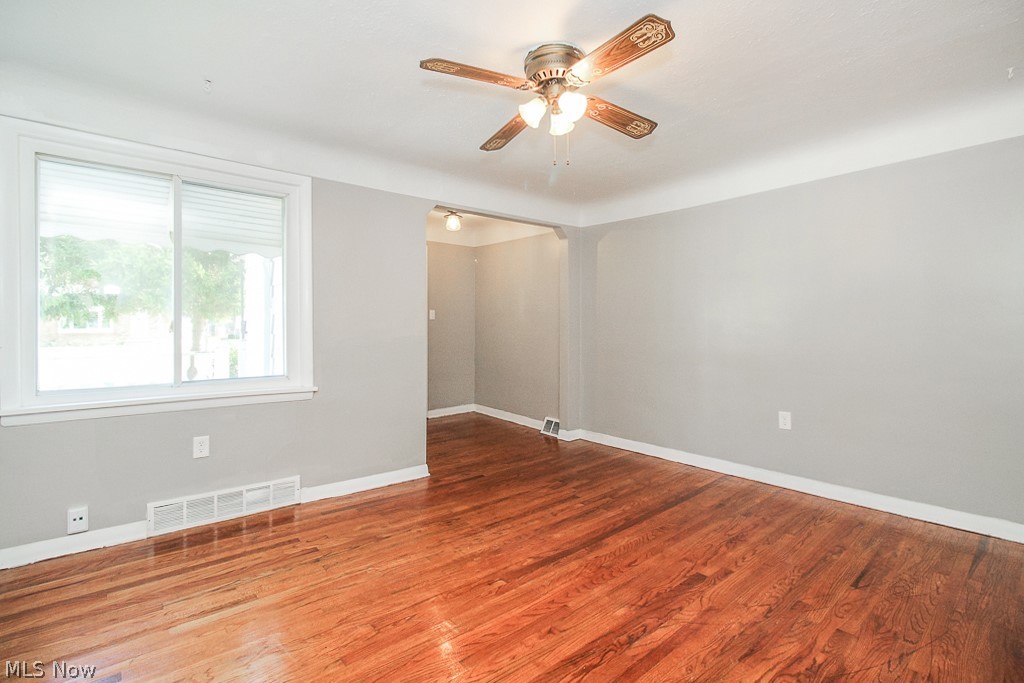 836 Mannering Road Eastlake, OH 44095 - Photo 6 of 33 Gallery Image 6