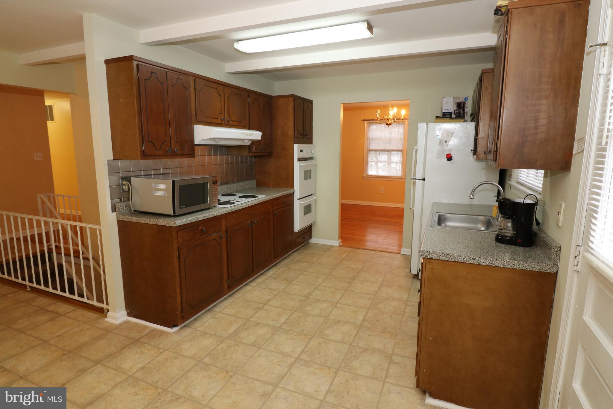 6714 Grey Fox Drive Springfield, VA 22152 - Photo 3 of 27