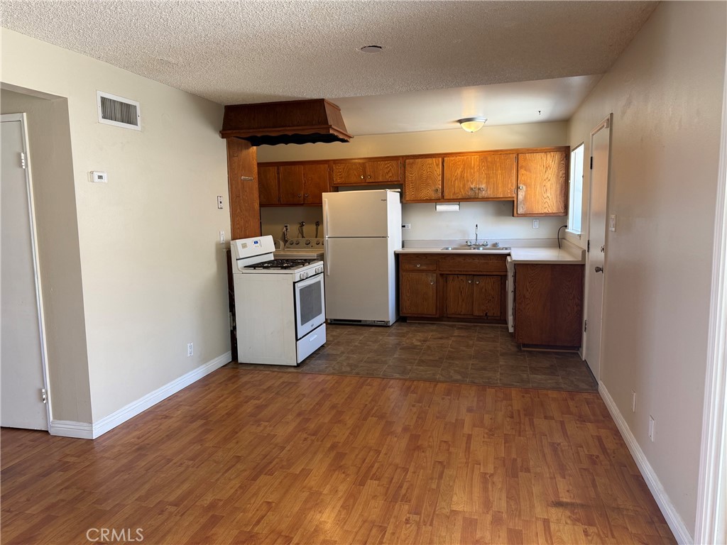 9003 Hope Riverside, CA 92503 - Photo 3 of 4