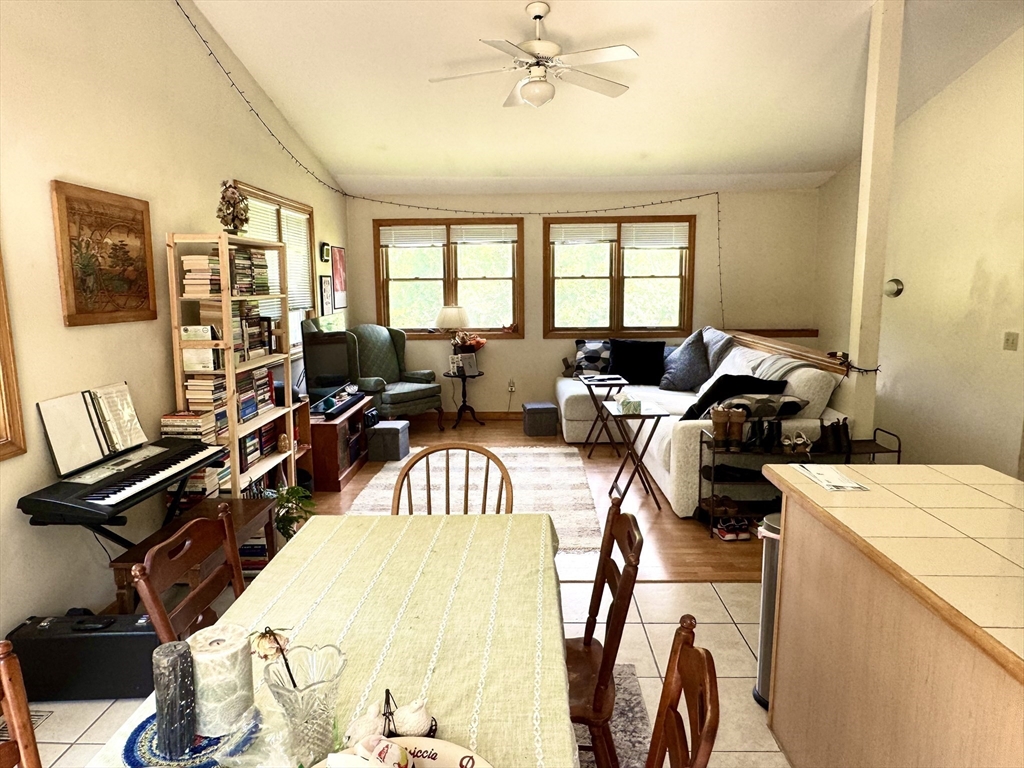 539 Pulpit Hill Road Amherst, MA 01002 - Photo 4 of 36
