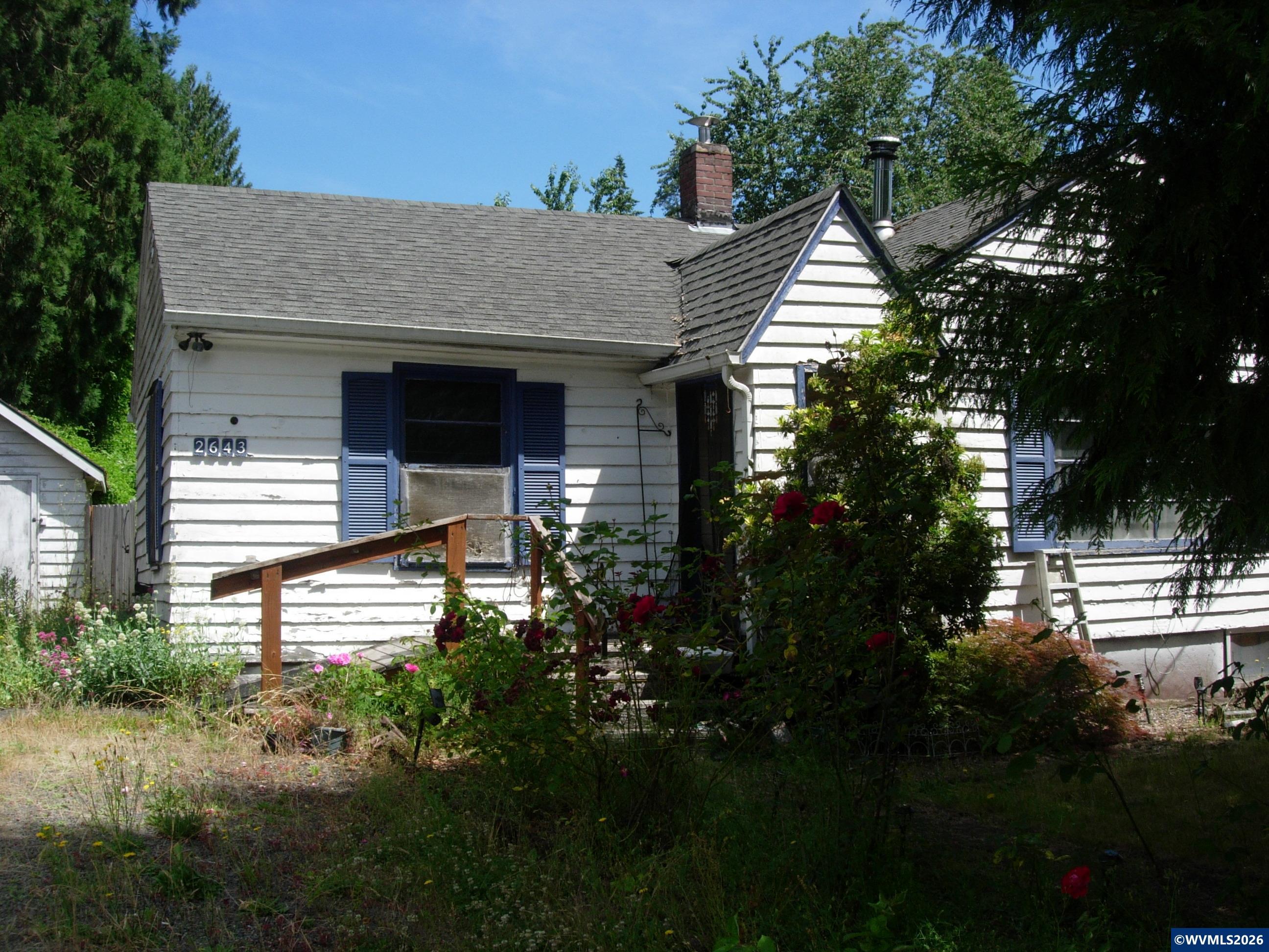 2643 Southwest Taylors Ferry Road Portland, OR 97219 - Photo 3 of 7 Gallery Image 3