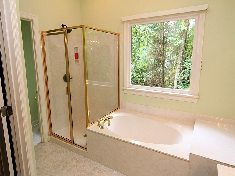 7 Bay Ridge Court Durham, NC 27707 - Photo 18 of 25 Master Bath/Spa