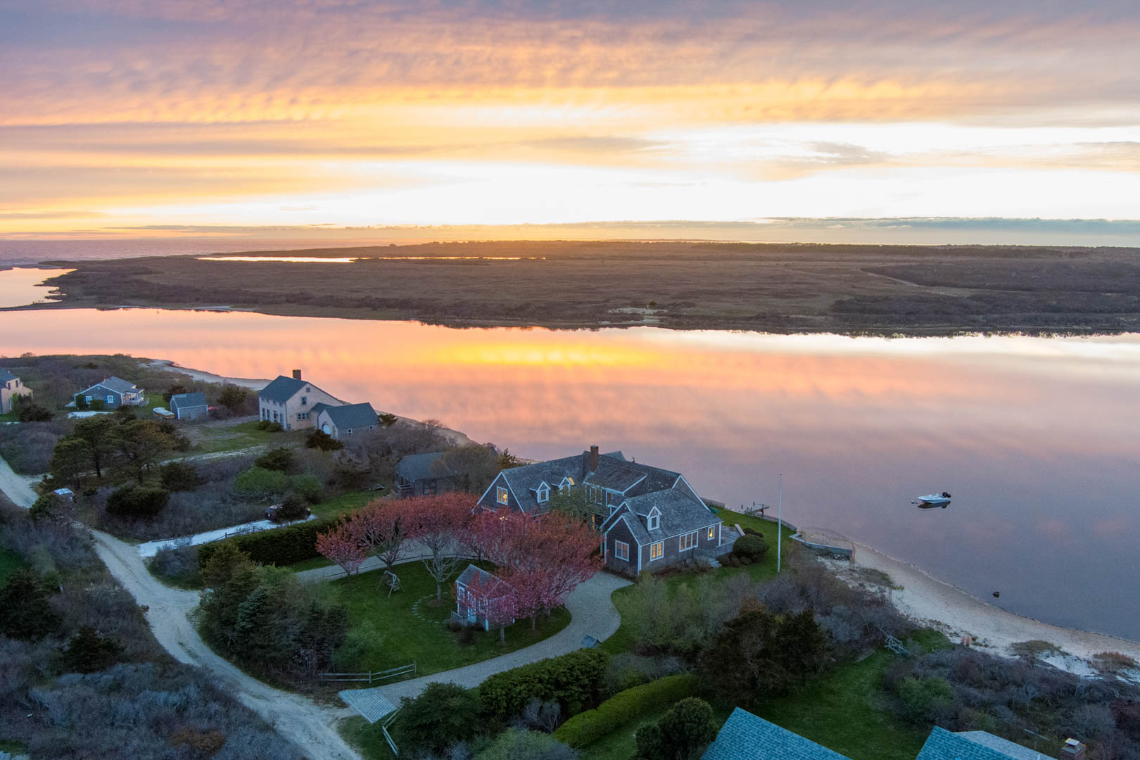 16 Tautemo Way Nantucket, MA 02554 - Photo 4 of 28 Gallery Image 4
