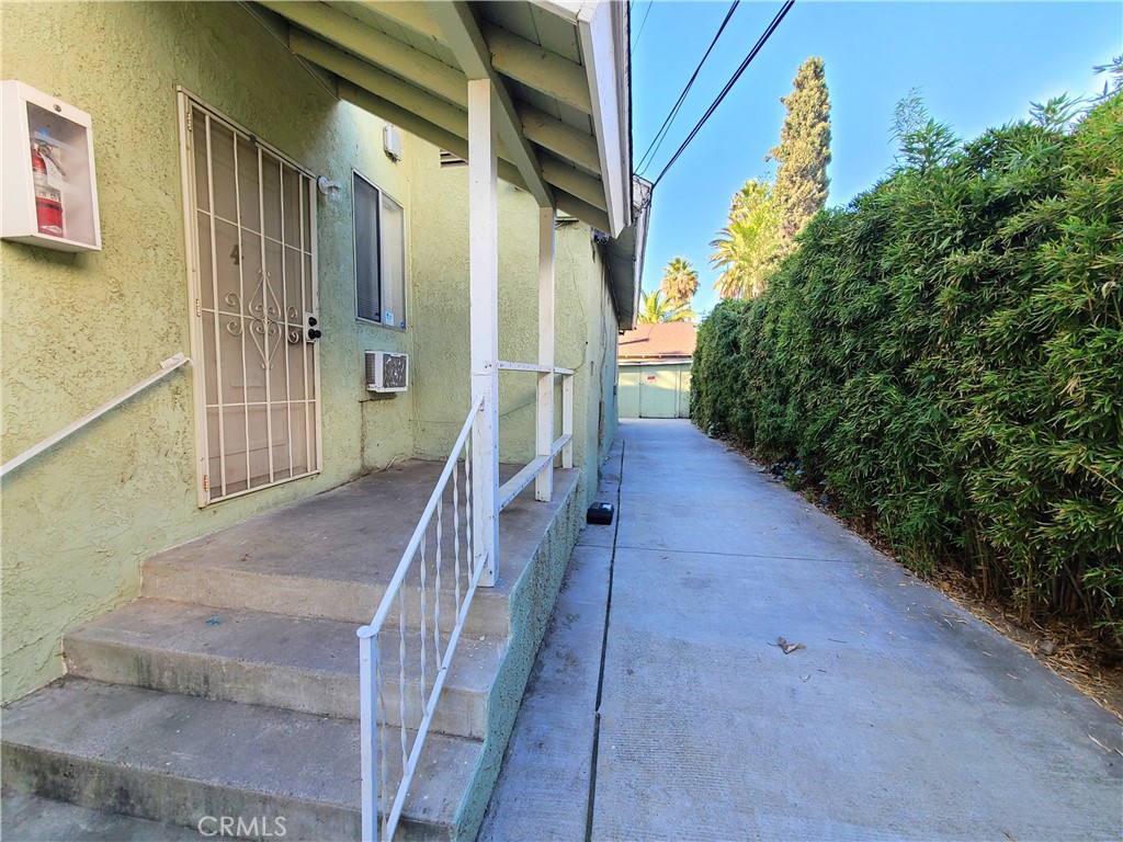 3891 Locust Street, Unit 4 Riverside, CA 92501 - Photo 2 of 13 Gallery Image 2