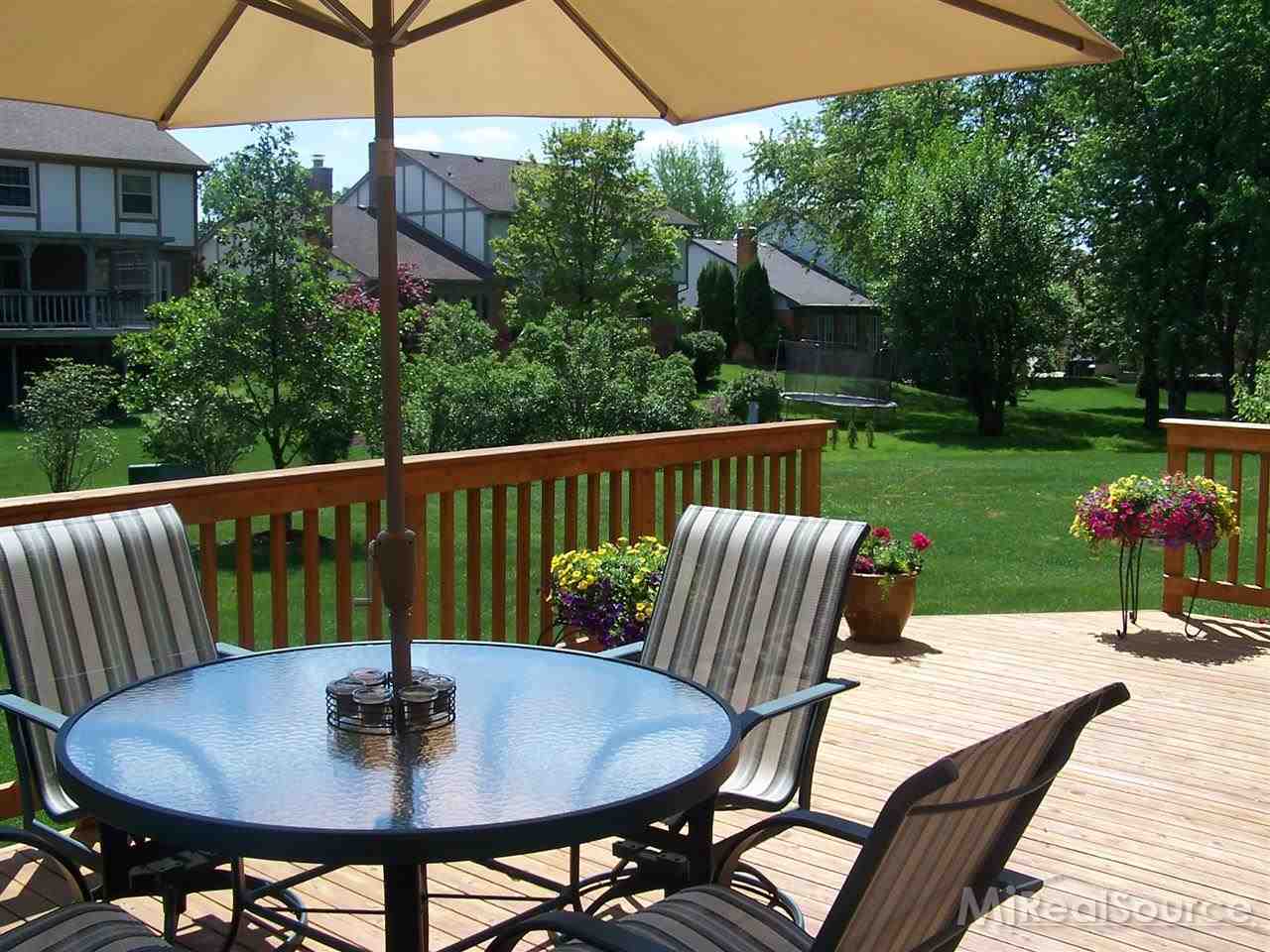 332 Silvervale Drive Rochester, MI 48309 - Photo 5 of 25 31195186-4.JPG