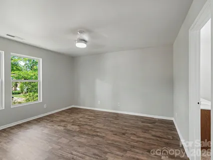 $325,000 | 5529 Idlewild Road North, Charlotte, NC 28227