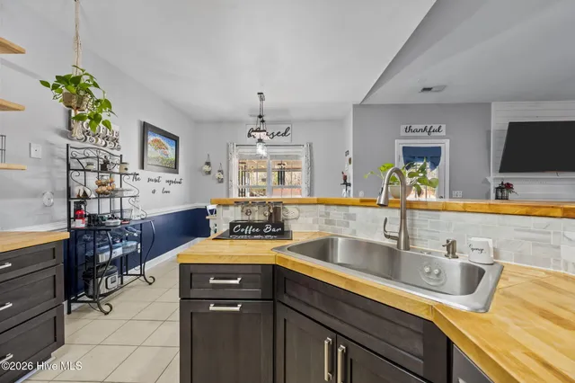 $315,000 | 249 Silver Hills Drive, Jacksonville, NC 28546