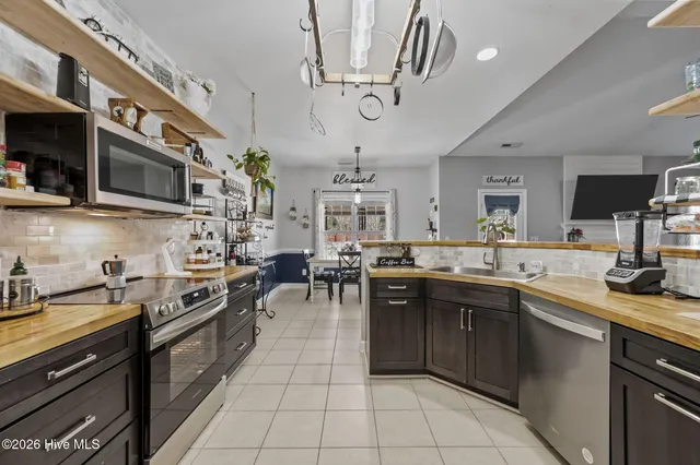 $315,000 | 249 Silver Hills Drive, Jacksonville, NC 28546