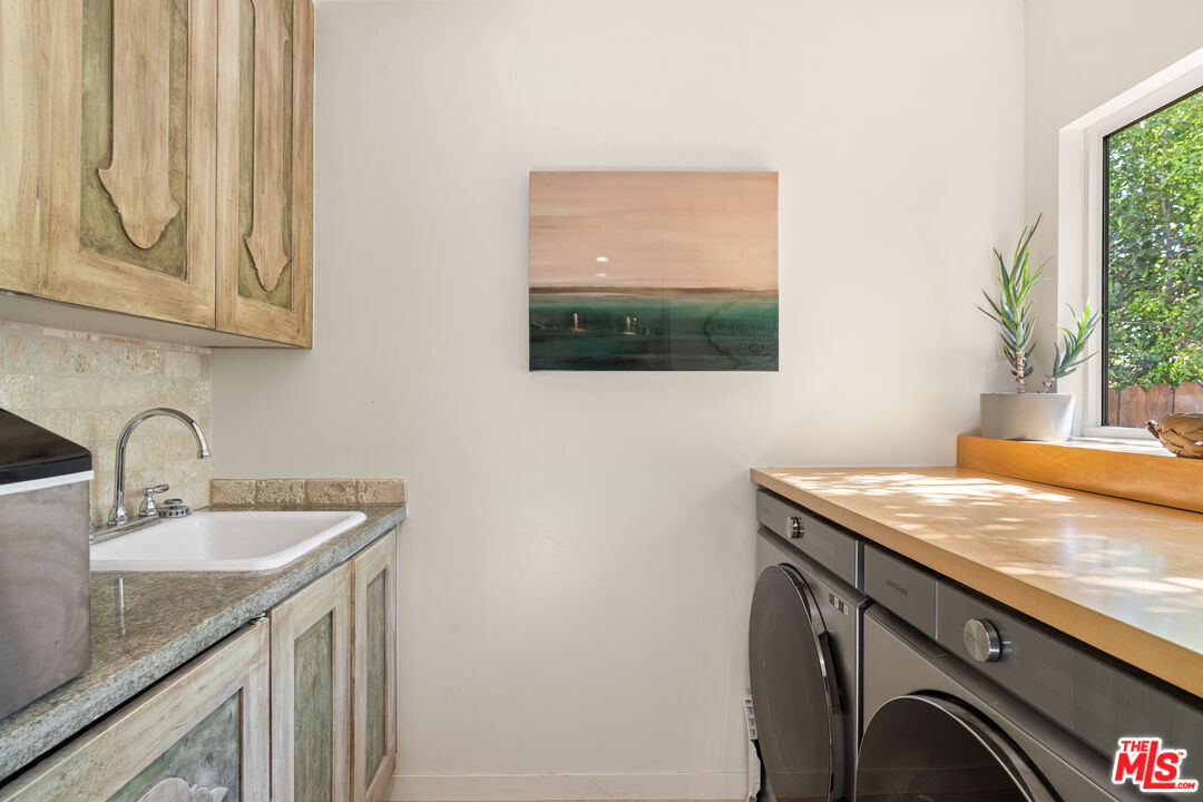 1853 Nichols Canyon Road Los Angeles, CA 90046 - Photo 14 of 48 a view of storage and utility