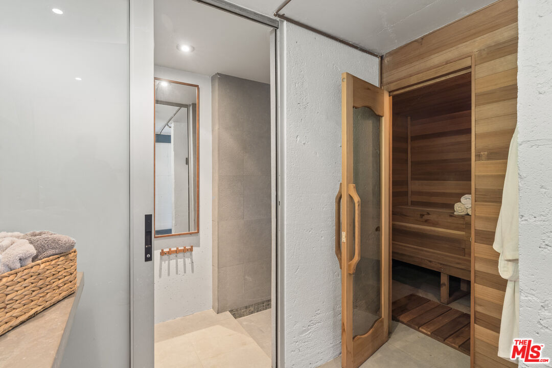 1853 Nichols Canyon Road Los Angeles, CA 90046 - Photo 35 of 48 a view of closet area