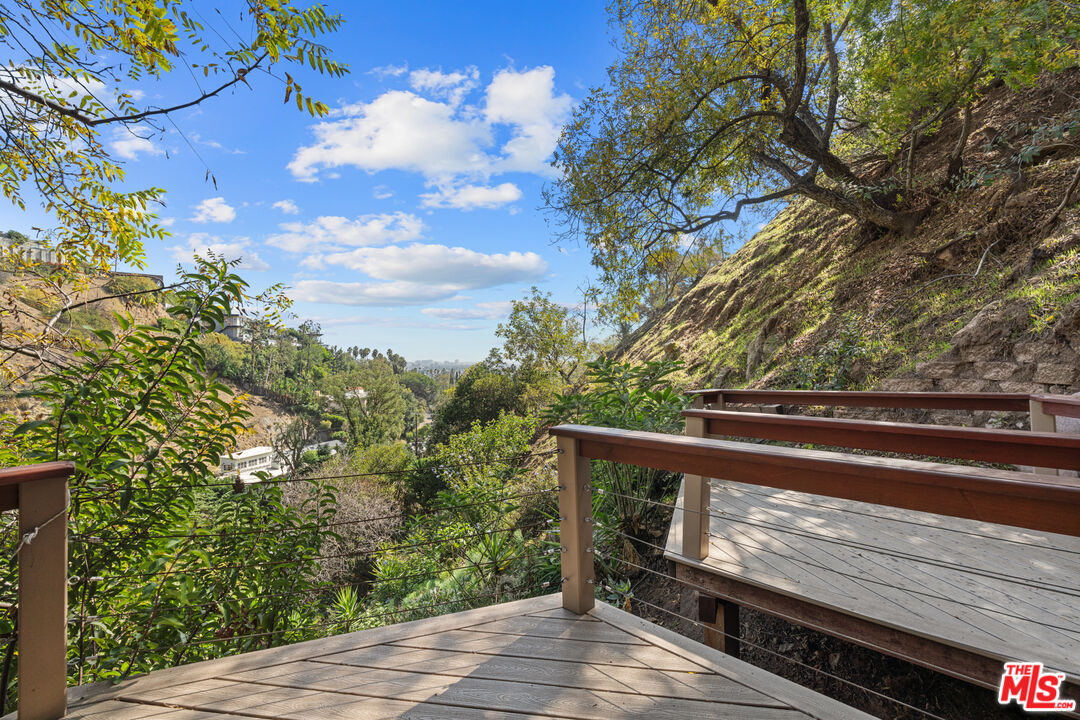 1853 Nichols Canyon Road Los Angeles, CA 90046 - Photo 42 of 48 a view of sitting area on the wooden floor