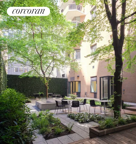 $885,000 | 234 East 46th Street, Unit 305 | Midtown East