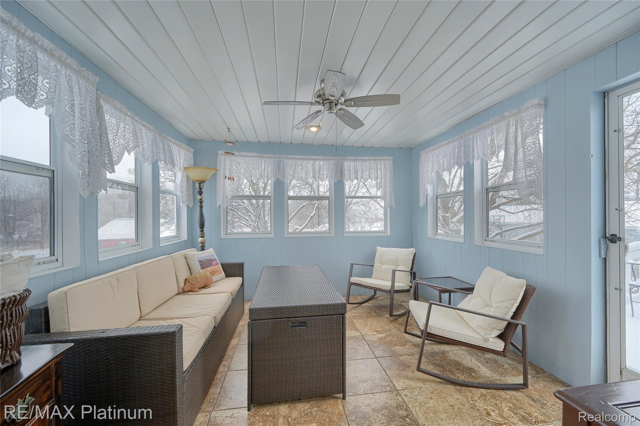 12112 East Lovejoy Road Byron, MI 48418 - Photo 21 of 52 21-Sun-Room.jpg