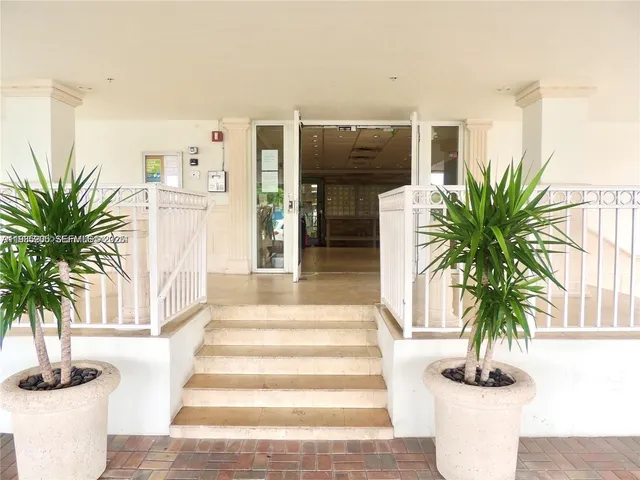 $4,000 | 7545 East Treasure Drive, Unit 9H, North Bay Village, FL 33141