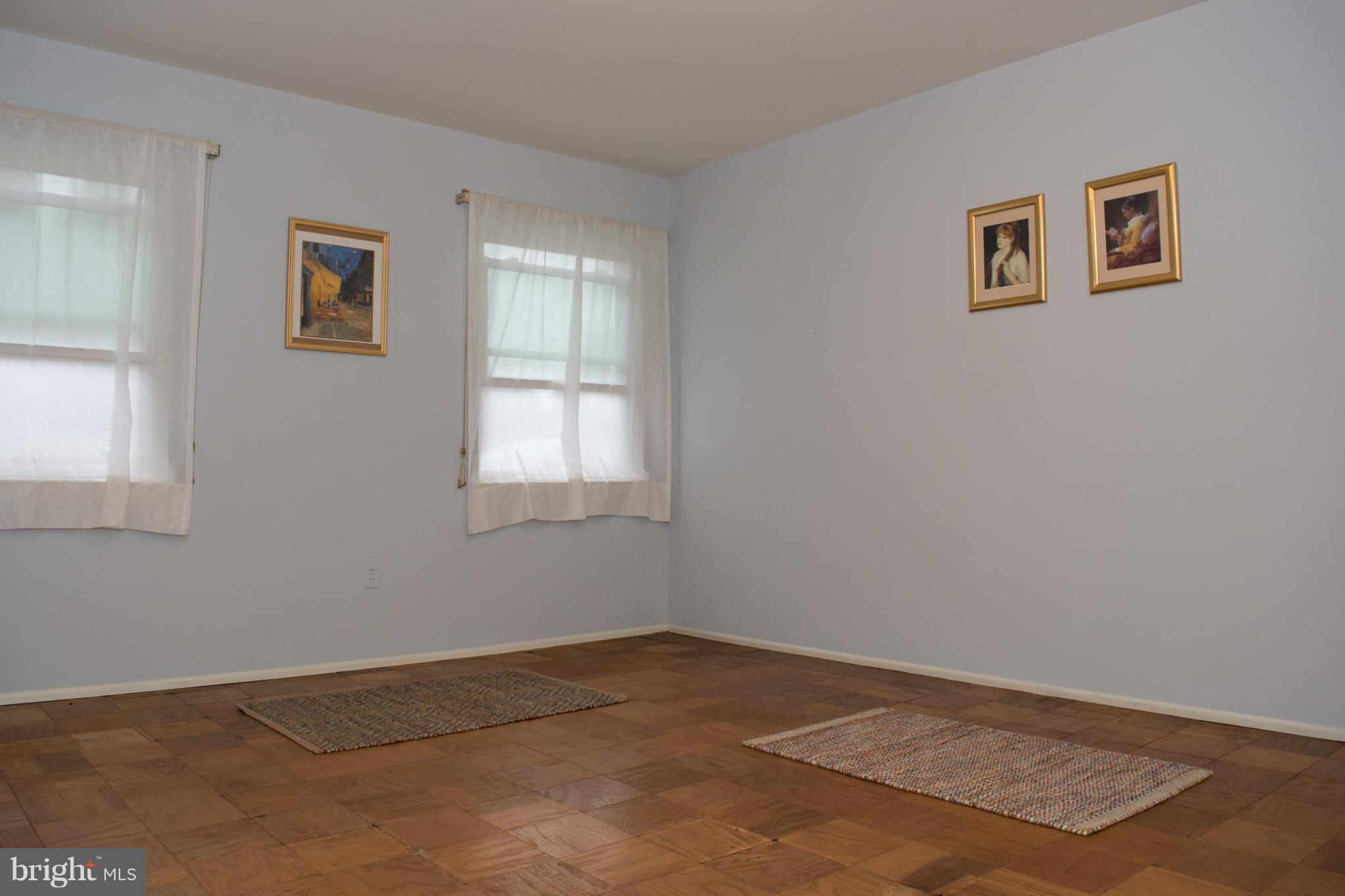 6217 Frontier Drive Springfield, VA 22150 - Photo 14 of 25 Spacious MBR w/parquet floors and 2 closets