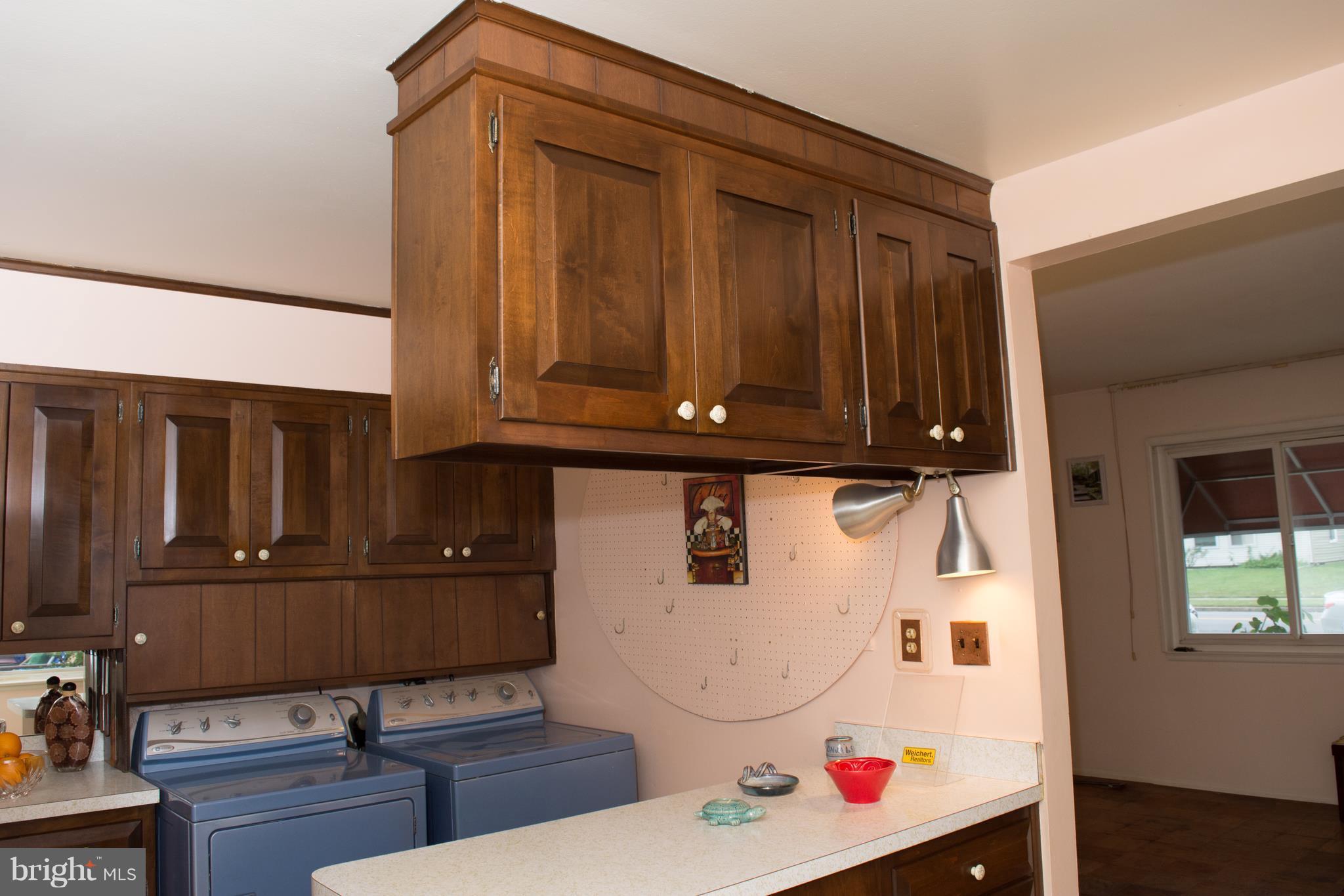 6217 Frontier Drive Springfield, VA 22150 - Photo 19 of 25 Kitchen with washer & Dryer