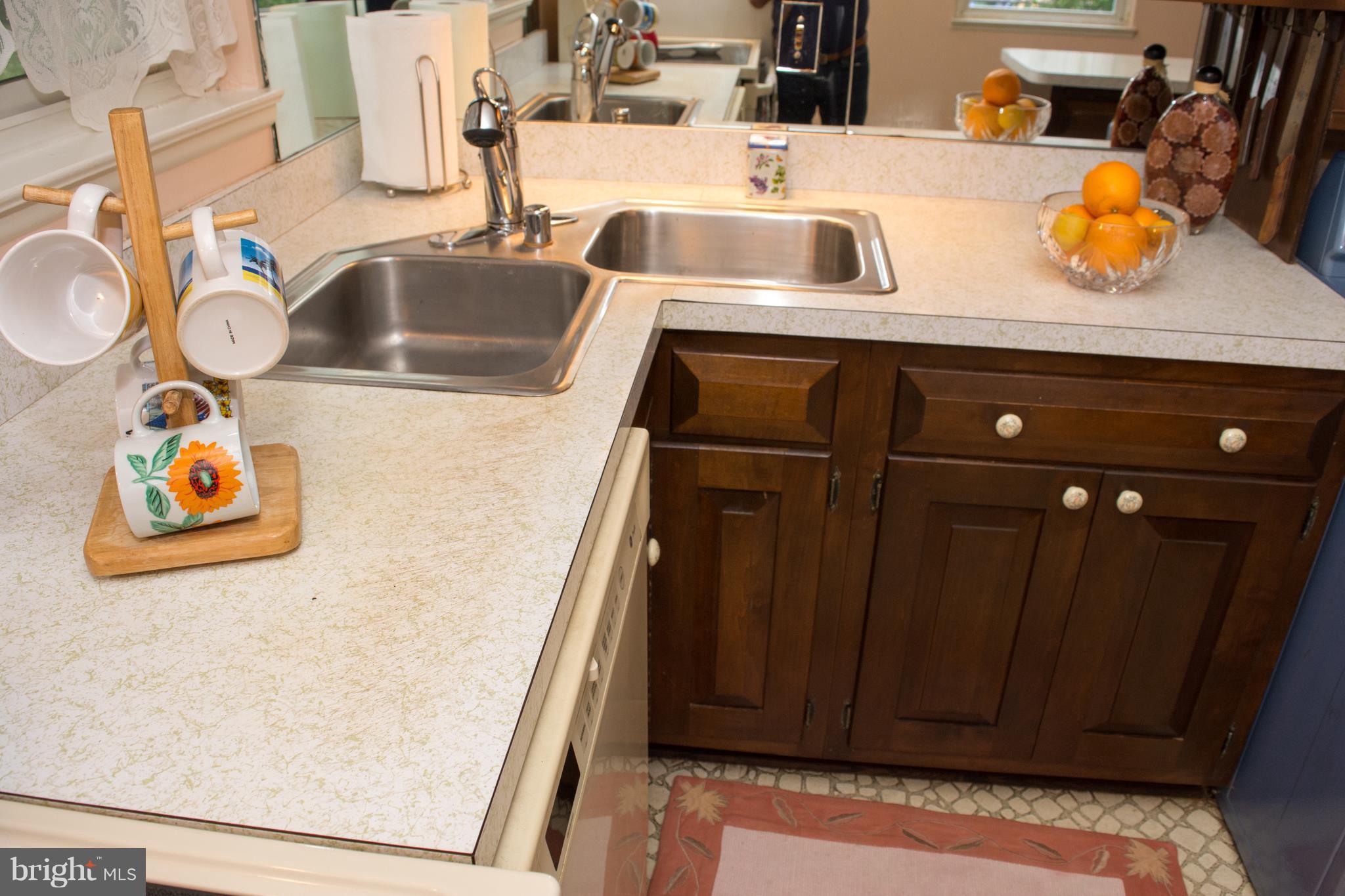 6217 Frontier Drive Springfield, VA 22150 - Photo 20 of 25 Kitchen with double sink ...