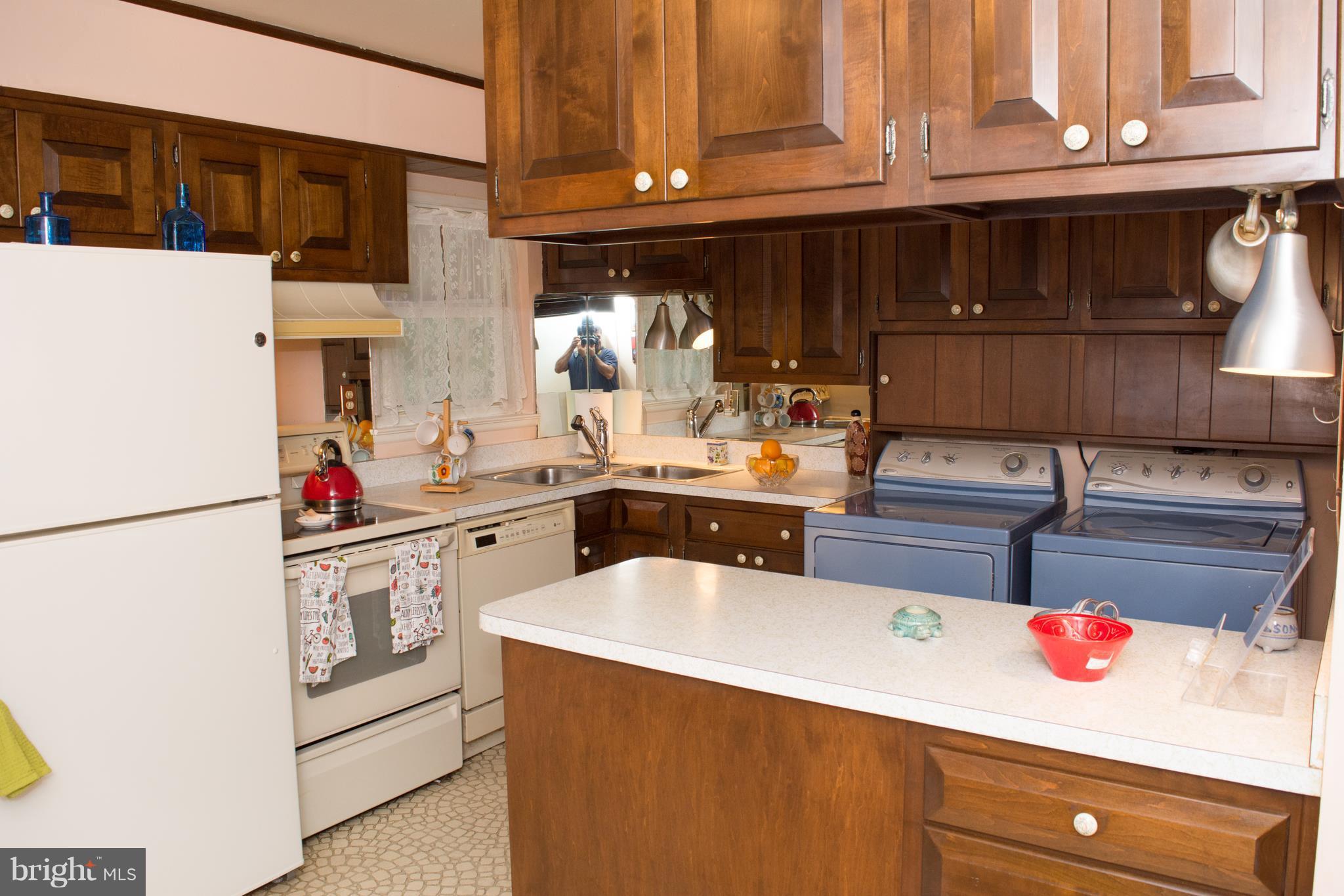 6217 Frontier Drive Springfield, VA 22150 - Photo 21 of 25 Kitchen