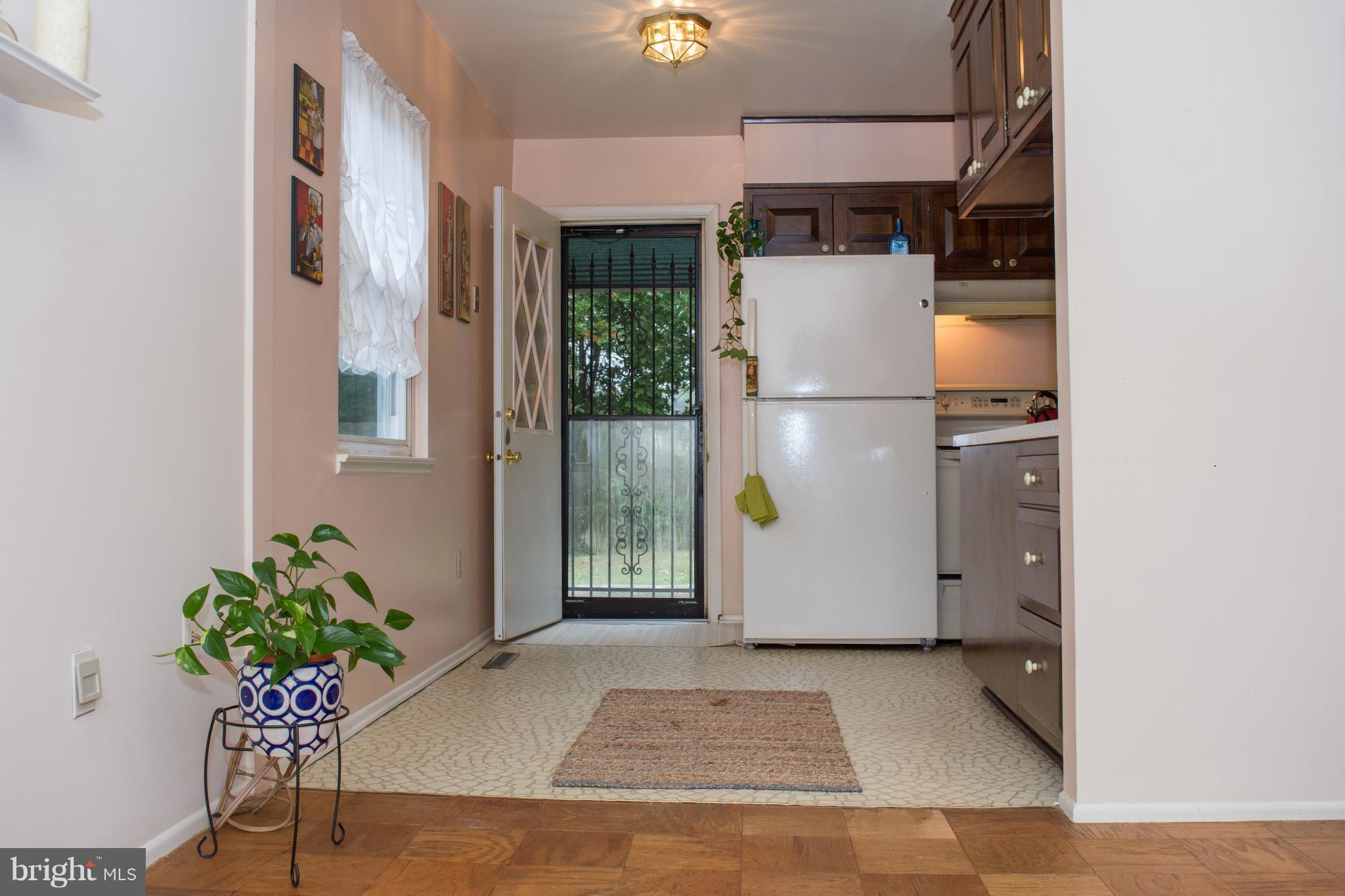 6217 Frontier Drive Springfield, VA 22150 - Photo 8 of 25 ~Eat-in Kitchen with door to leveled backyard