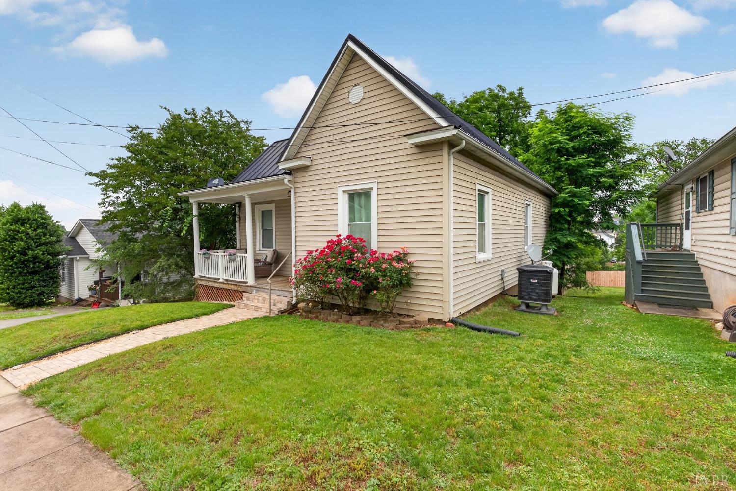 1810 Locust Street Lynchburg, VA 24504 - Photo 2 of 41