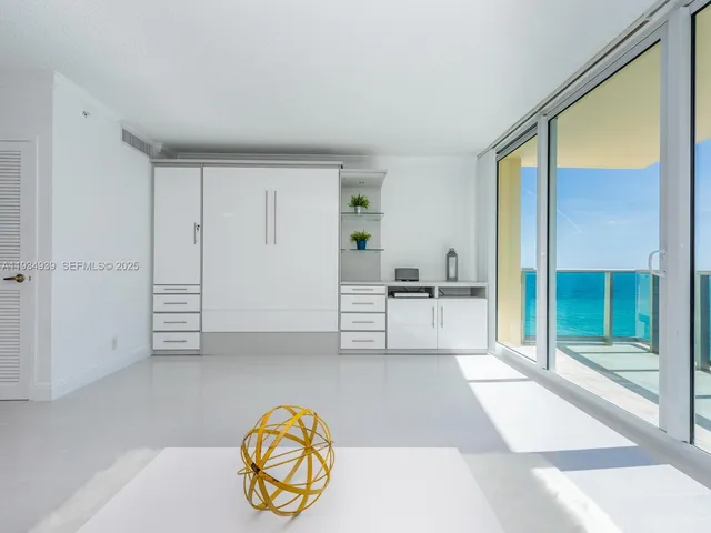 $3,200 | 2501 South Ocean Drive, Unit 1012(AVAILABLE), Hollywood, FL 33019