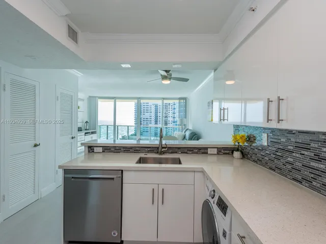 $3,200 | 2501 South Ocean Drive, Unit 1012(AVAILABLE), Hollywood, FL 33019