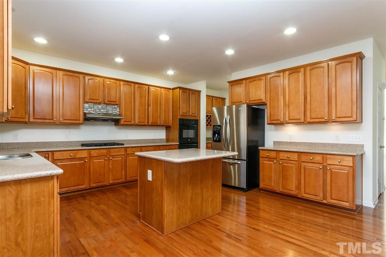 2012 Kilarney Ridge Loop Cary, NC 27511 - Photo 8 of 25 Gallery Image 8