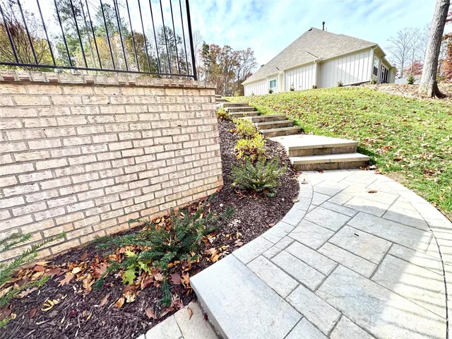 a view of a back yard of the house