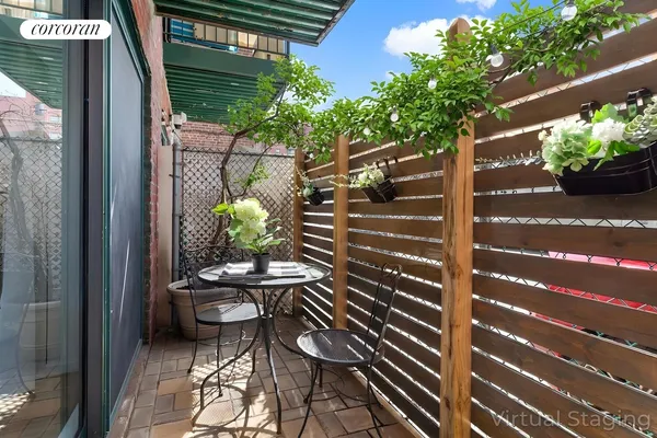 $899,900 | 150 Ocean Parkway, Unit 1C | Kensington