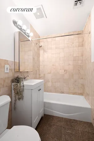 $899,900 | 150 Ocean Parkway, Unit 1C | Kensington