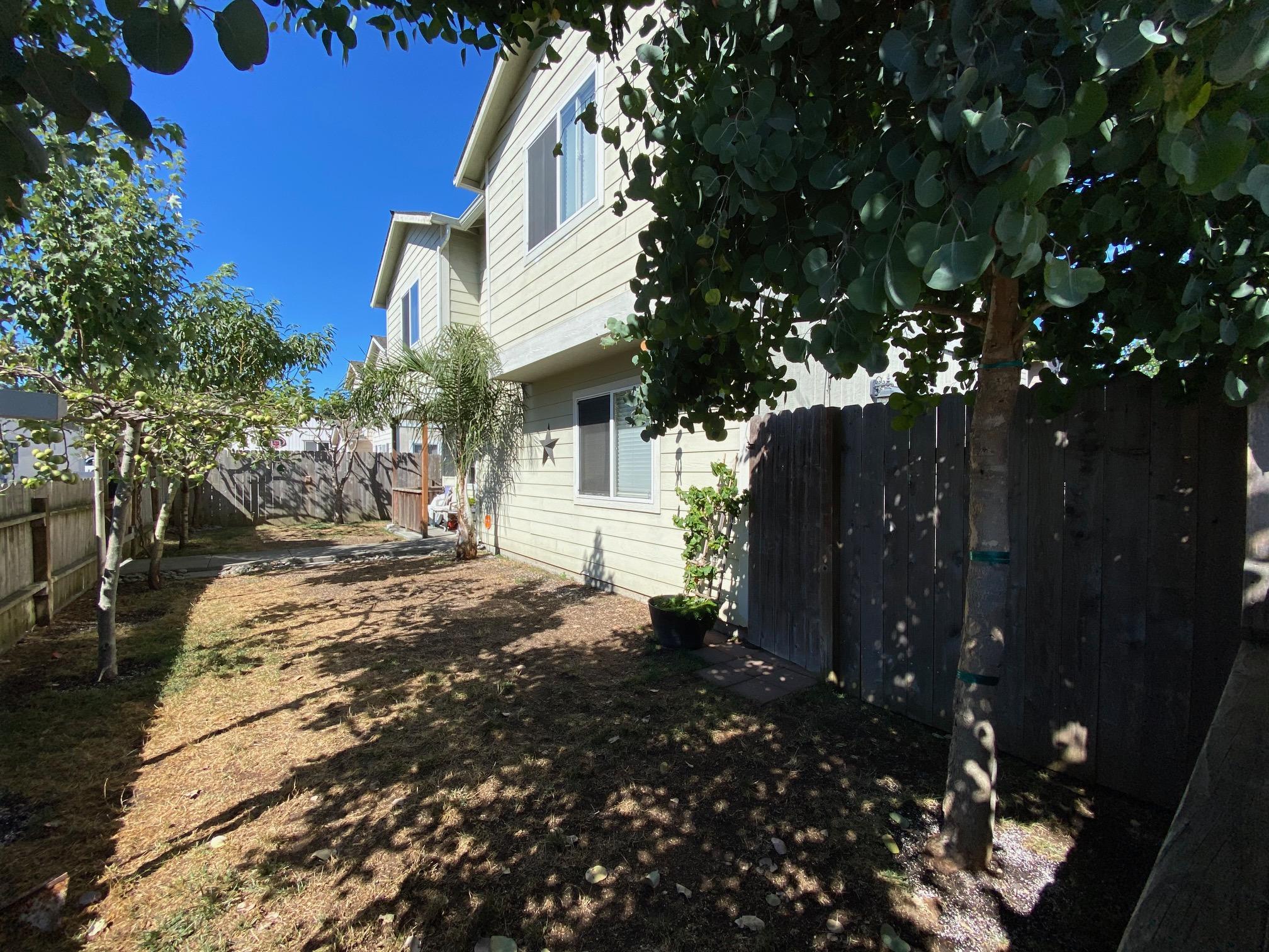 107 Berkeley Street Rio Dell, CA 95562 - Photo 2 of 33