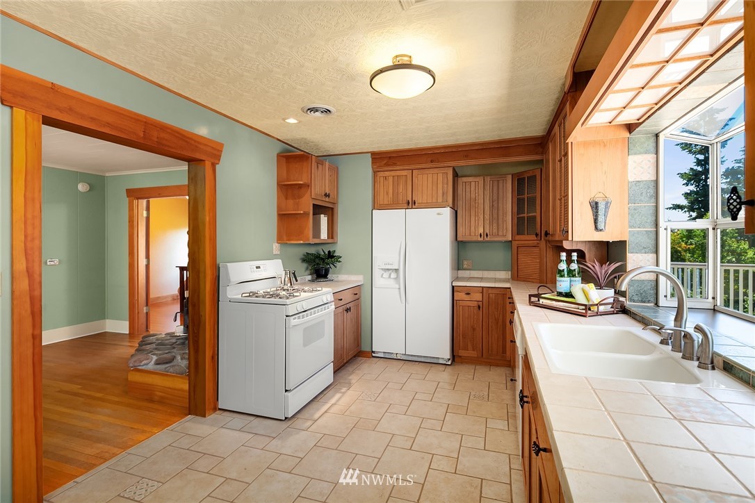 16219 Tiger Mountain Road Southeast Issaquah, WA 98027 - Photo 12 of 25 Gallery Image 12