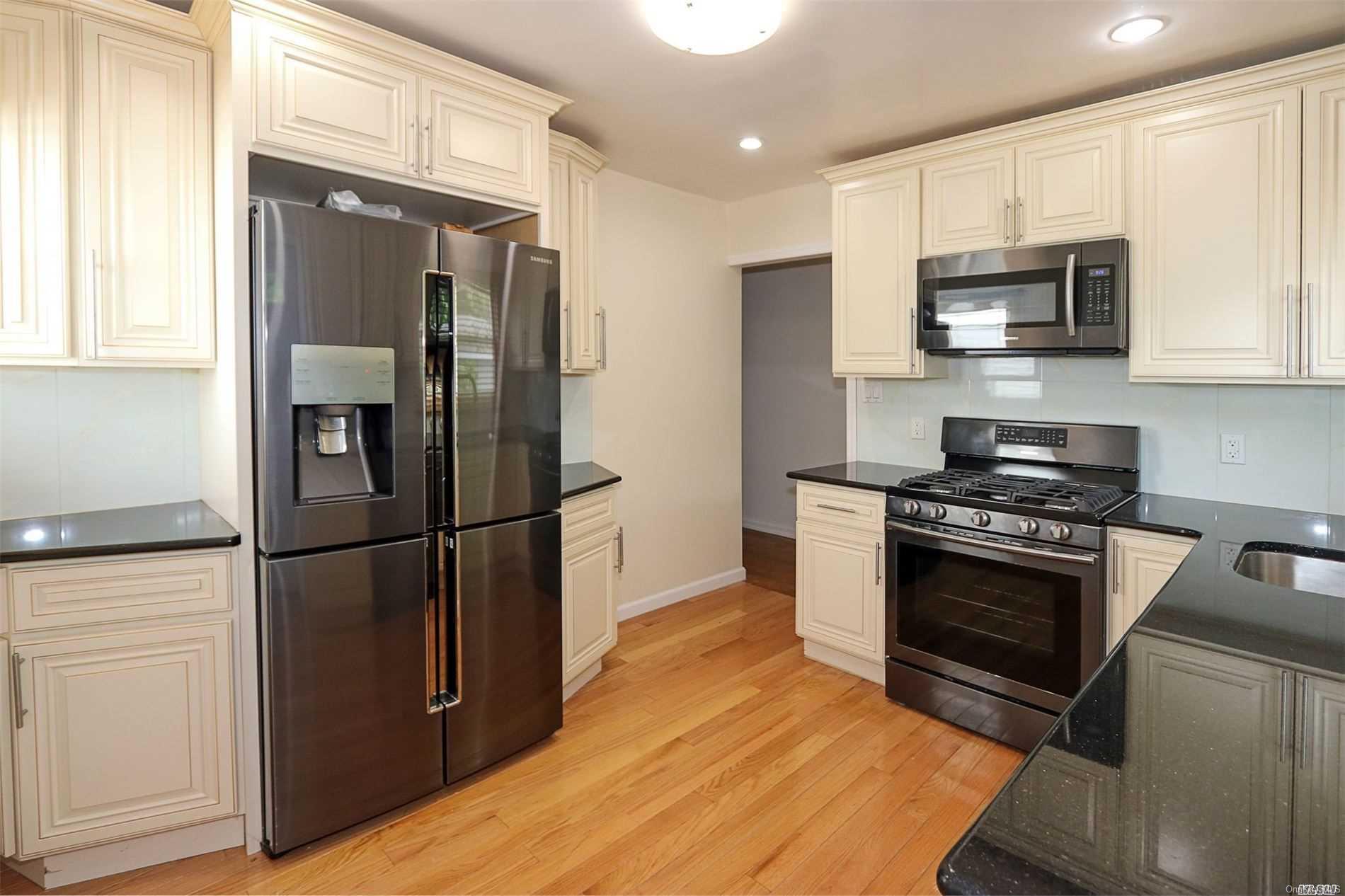 136-12 64th Road Queens, NY 11367 - Photo 12 of 21