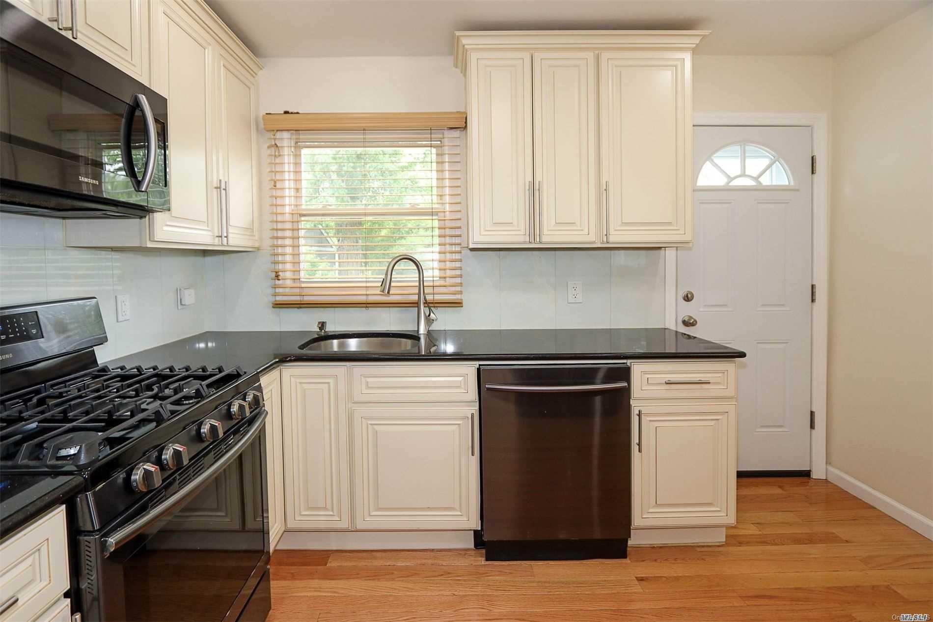 136-12 64th Road Queens, NY 11367 - Photo 8 of 21