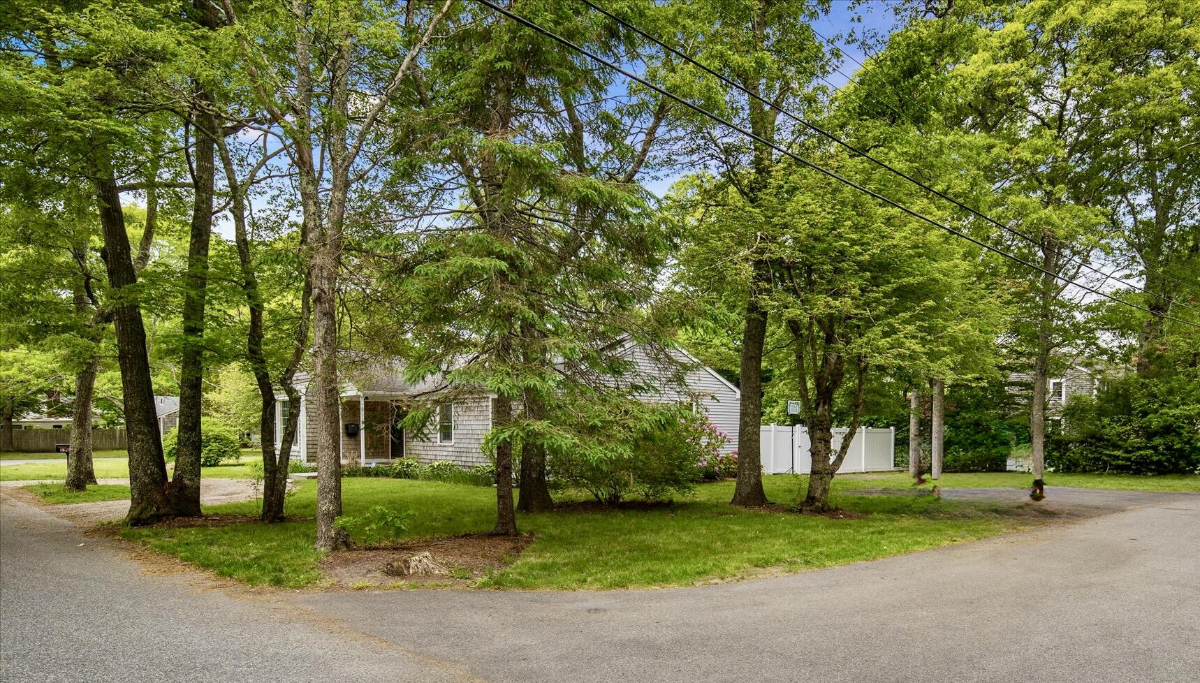 1309 Shootflying Hill Road Centerville, MA 02632 - Photo 5 of 33 04-MG_2608