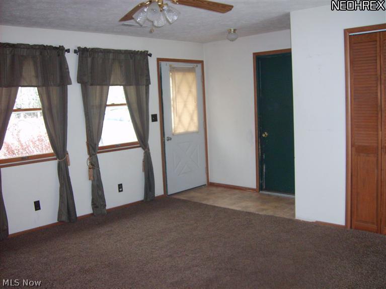 6749 Fenkell Road Andover, OH 44003 - Photo 2 of 11 Living Room