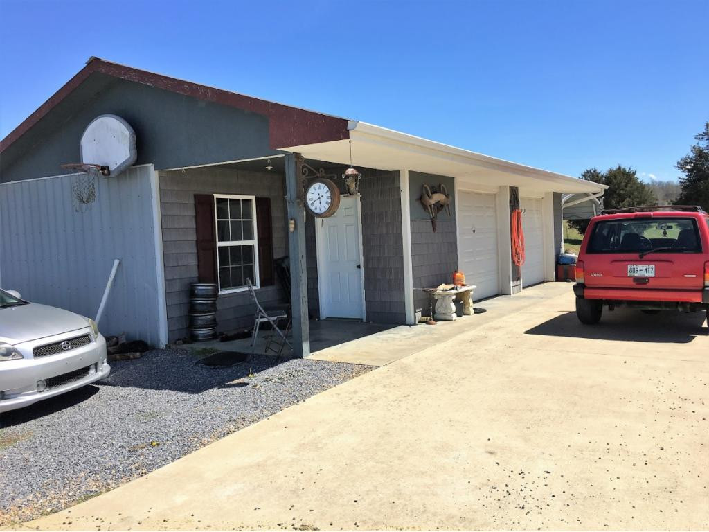 3657 Roaring Fork Road Greeneville, TN 37745 - Photo 3 of 11 Photo 3