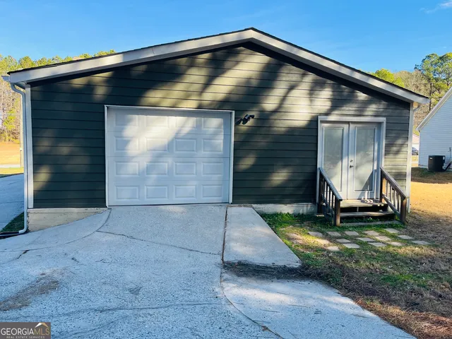 $1,595 | 2890 Garnet Way, College Park, GA 30349