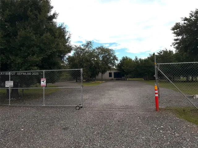 $2,000 | 751 Appaloosa Avenue, Unit 751, Clewiston, FL 33440