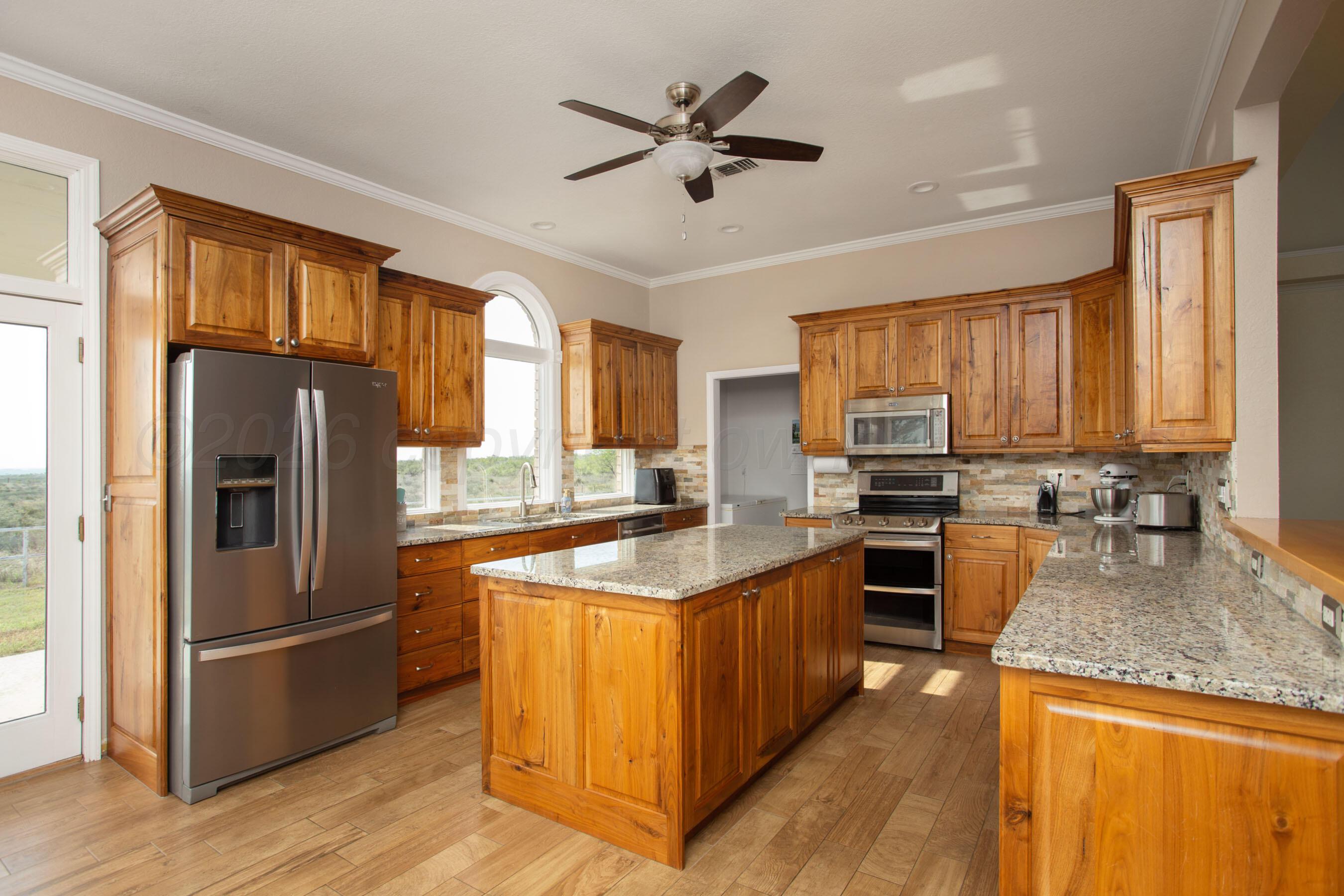 70 Stonebridge Gate Road Amarillo, TX 79124 - Photo 8 of 52 Kitchen