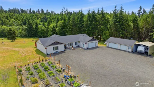 $950,000 | 300 East McLane Cv Drive, Grapeview, WA 98546