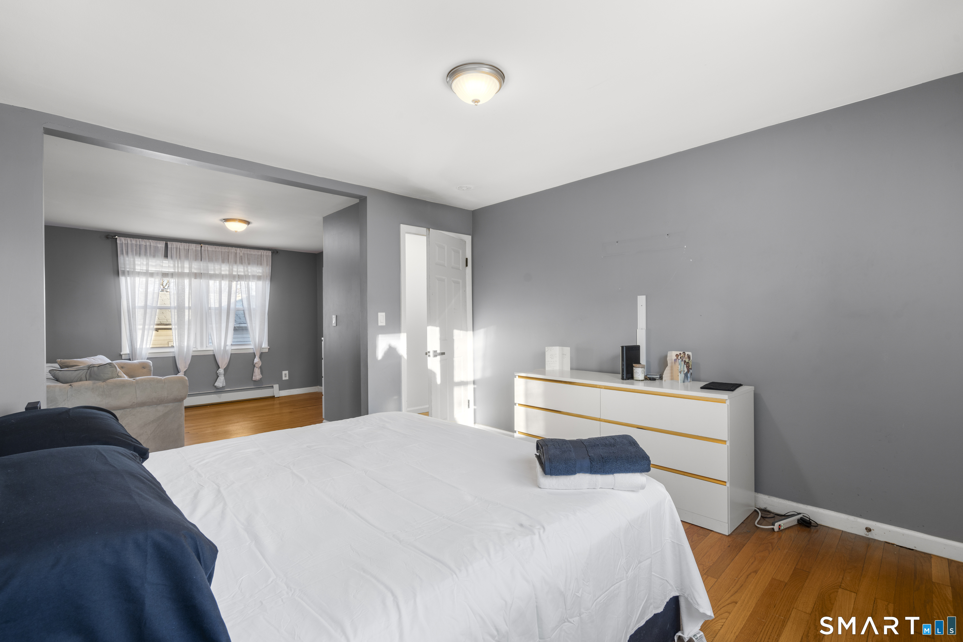 948 Wayne Street Bridgeport, CT 06606 - Photo 4 of 40