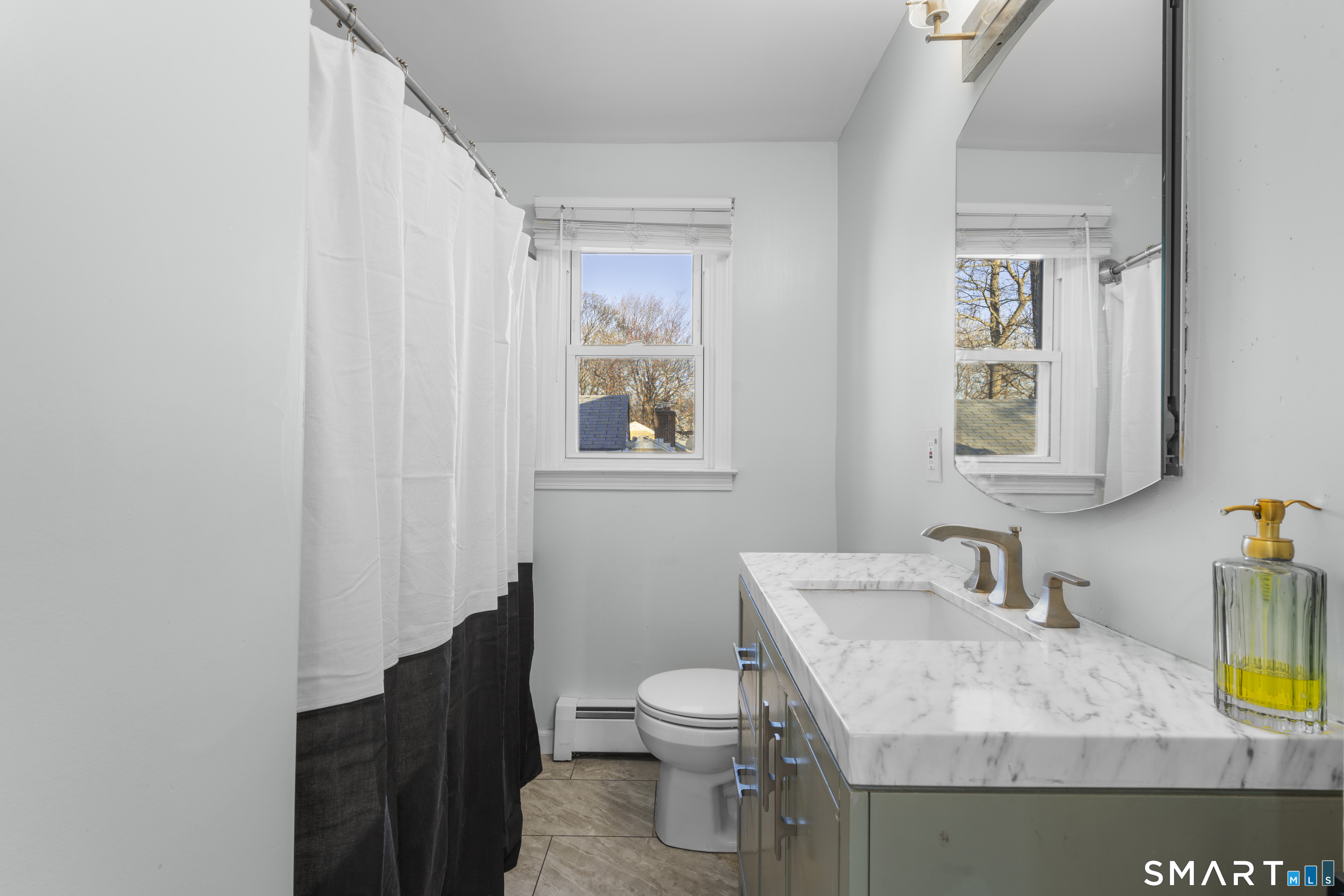 948 Wayne Street Bridgeport, CT 06606 - Photo 7 of 40