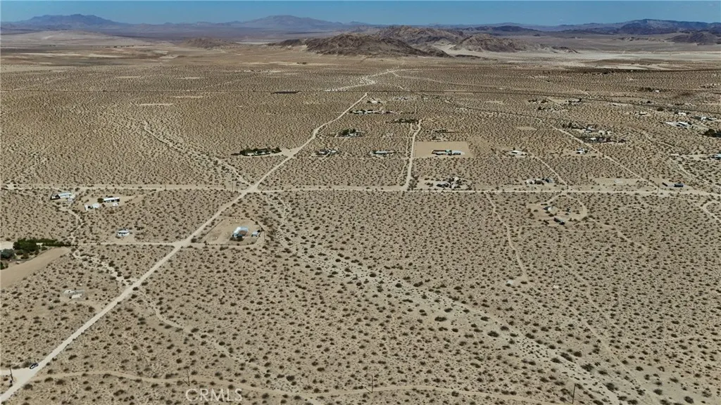 775 Manzanita Road Landers, CA 92285 - Photo 2 of 15 a view of a bathroom with a shower