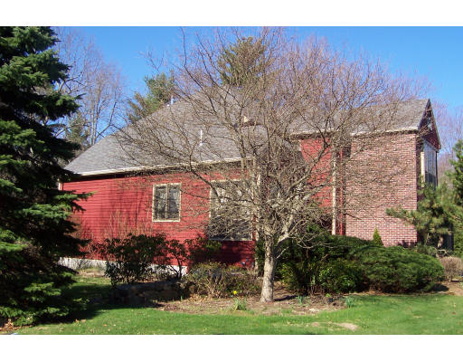 15 King Philip Road Sharon, MA 02067 - Photo 2 of 11 Gallery Image 2