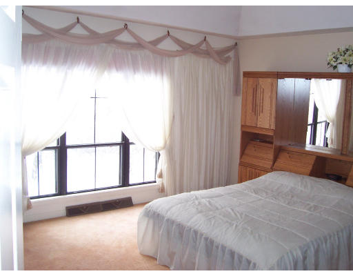 15 King Philip Road Sharon, MA 02067 - Photo 8 of 11 Gallery Image 8